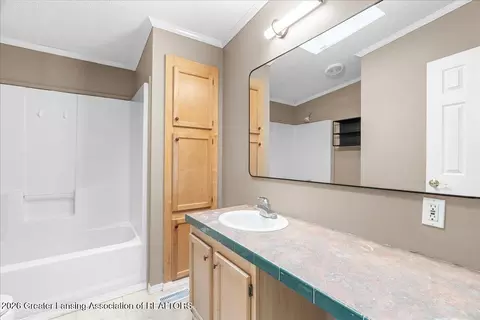 Bath - 6575 Ann Arbor Rd, Jackson, MI 49201 photo 3 of 3