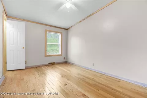 Bedroom - 6575 Ann Arbor Rd, Jackson, MI 49201 photo 3 of 4