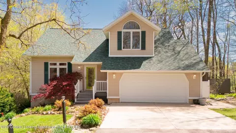 2045 Smokedrift Trl, Hastings, MI 49058
