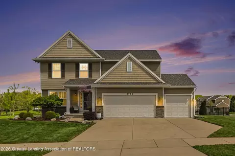 8704 Yellowstone Ln, Lansing, MI 48917