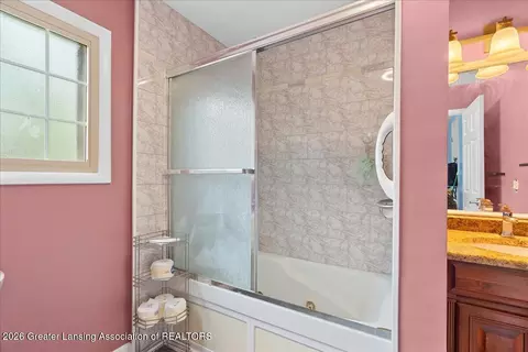 Bath - 306 E Cavanaugh Rd, Lansing, MI 48910 photo 2 of 3