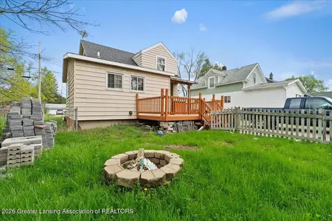 Exterior - 306 E Cavanaugh Rd, Lansing, MI 48910 photo 4 of 5