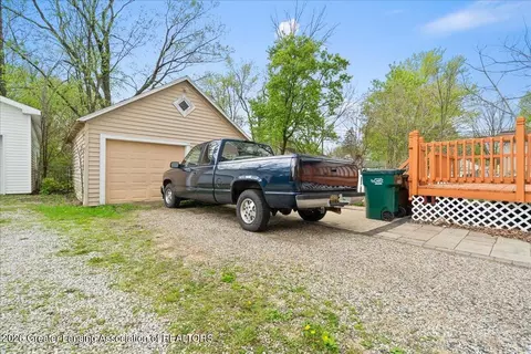 Exterior - 306 E Cavanaugh Rd, Lansing, MI 48910 photo 5 of 5