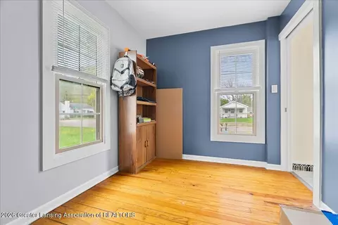 Entry Way - 306 E Cavanaugh Rd, Lansing, MI 48910 photo 3 of 3