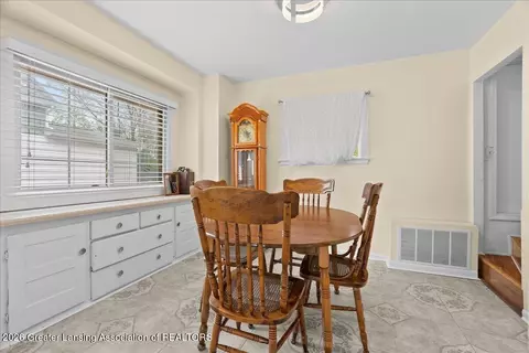 Dining - 306 E Cavanaugh Rd, Lansing, MI 48910 photo 1 of 2