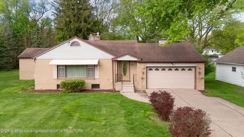 1021 Bretton Rd, Lansing, MI 48917