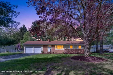 4299 Oakwood Dr, Okemos, MI 48864