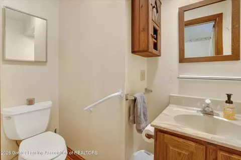 Bath - 207 E Mcconnell St, Saint Johns, MI 48879 photo 3 of 5