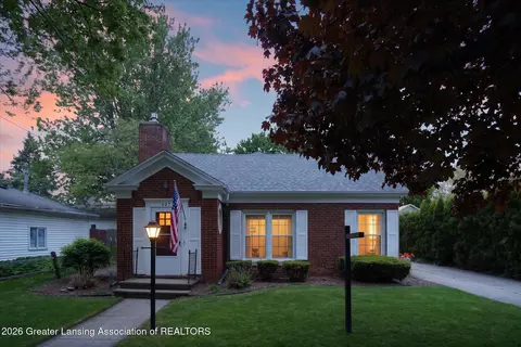 Exterior - 207 E Mcconnell St, Saint Johns, MI 48879 photo 3 of 8