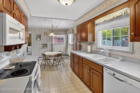 Kitchen - 207 E Mcconnell St, Saint Johns, MI 48879 photo 1 of 5