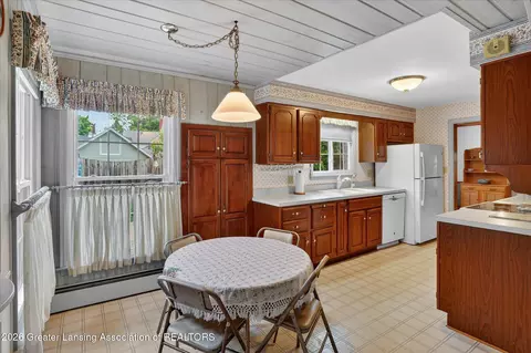 Kitchen - 207 E Mcconnell St, Saint Johns, MI 48879 photo 4 of 5