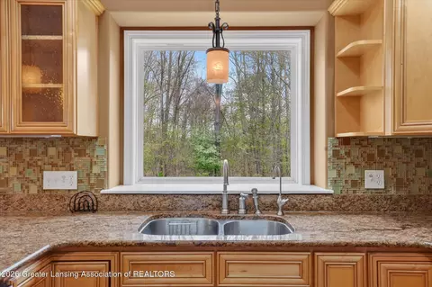 Kitchen - 14301 S Kyle Rd, Haslett, MI 48840 photo 5 of 6