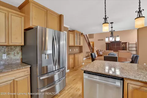 Kitchen - 14301 S Kyle Rd, Haslett, MI 48840 photo 4 of 6