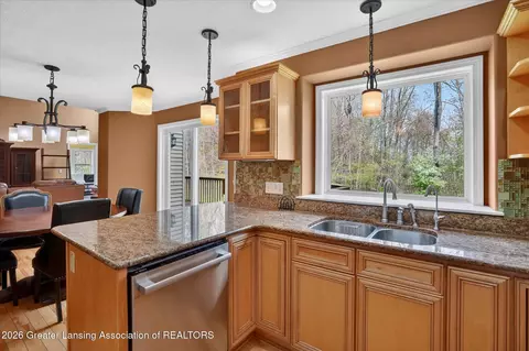 Kitchen - 14301 S Kyle Rd, Haslett, MI 48840 photo 3 of 6