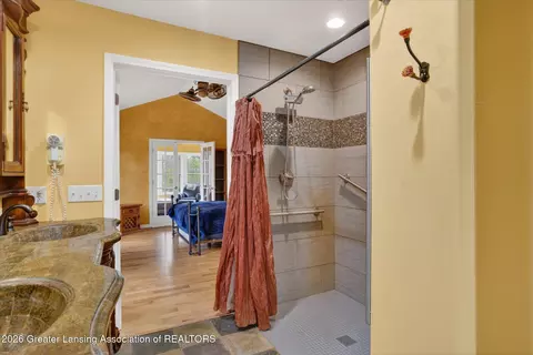 Bath - 14301 S Kyle Rd, Haslett, MI 48840 photo 4 of 5