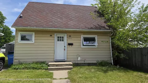 1033 Raider St, Lansing, MI 48912