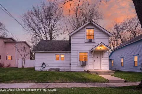 134 W 2nd St, Perry, MI 48872