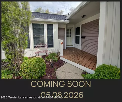 910 Cherrywood Cir, Portland, MI 48875