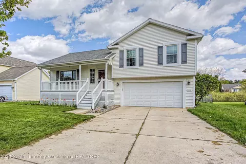 422 Coventry Ln, Mason, MI 48854