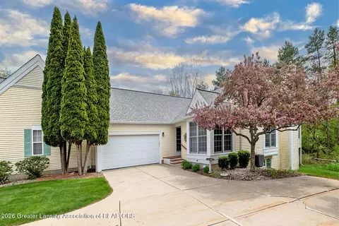 1925 Creek Lndg, Haslett, MI 48840