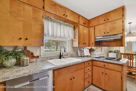 Kitchen - 2253 N Eifert Rd, Holt, MI 48842 photo 5 of 5
