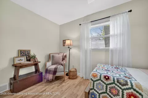 Bedroom - 2253 N Eifert Rd, Holt, MI 48842 photo 5 of 7