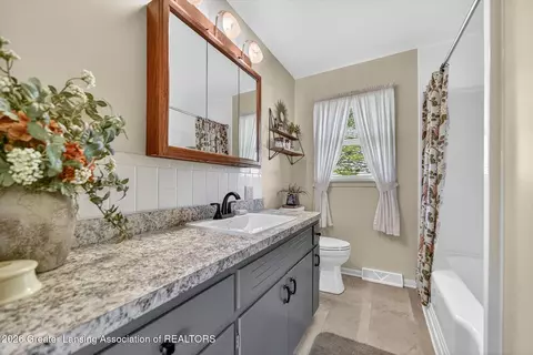 Bath - 2253 N Eifert Rd, Holt, MI 48842 photo 1 of 3