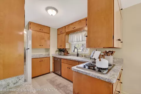 Kitchen - 2253 N Eifert Rd, Holt, MI 48842 photo 1 of 5