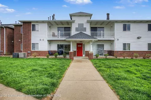 914 Carom Cir #158, Mason, MI 48854