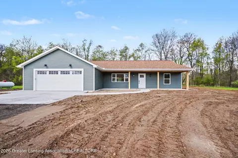 3847 Minix Dr, Stockbridge, MI 49285