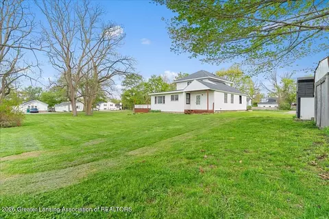 Exterior - 208 Dutton St, Eaton Rapids, MI 48827 photo 3 of 3