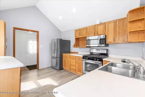 Kitchen - 208 Dutton St, Eaton Rapids, MI 48827 photo 3 of 3