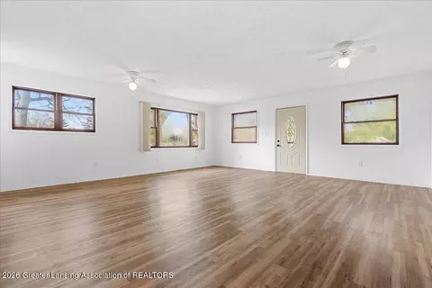 Living - 208 Dutton St, Eaton Rapids, MI 48827 photo 1 of 3