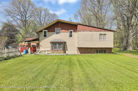 5440 Hughes Rd, Lansing, MI 48911