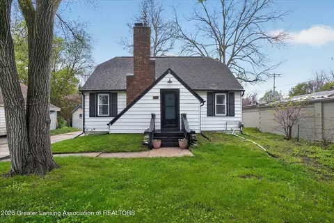 3189 Birch Row Dr, East Lansing, MI 48823