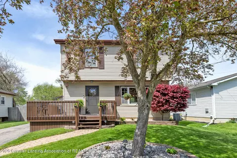 217 Elm St, Grand Ledge, MI 48837