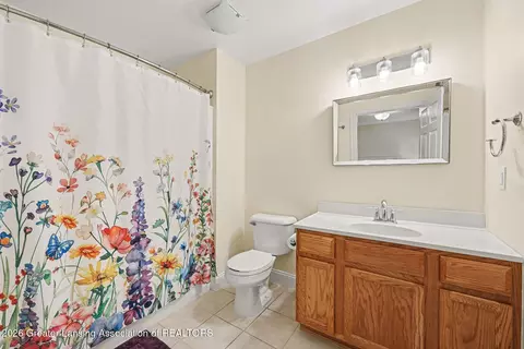 Bath - 3776 Burkhart Rd, Jackson, MI 49201 photo 1 of 2