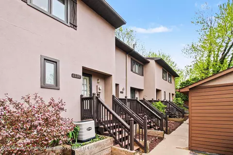 1533 N Hagadorn Rd, East Lansing, MI 48823