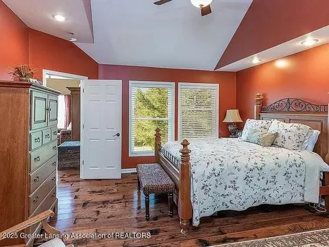 Bedroom - 3518 E Long Lake Rd, Harrison, MI 48625 photo 2 of 10