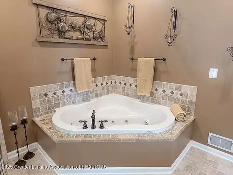 Bath - 3518 E Long Lake Rd, Harrison, MI 48625 photo 4 of 11