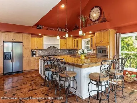 Kitchen - 3518 E Long Lake Rd, Harrison, MI 48625 photo 2 of 4