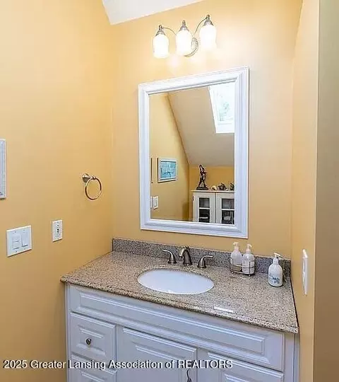 Bath - 3518 E Long Lake Rd, Harrison, MI 48625 photo 7 of 11