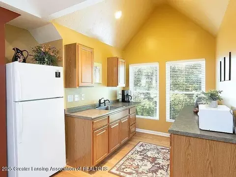 Kitchen - 3518 E Long Lake Rd, Harrison, MI 48625 photo 4 of 4