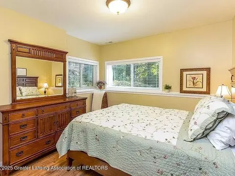 Bedroom - 3518 E Long Lake Rd, Harrison, MI 48625 photo 8 of 10