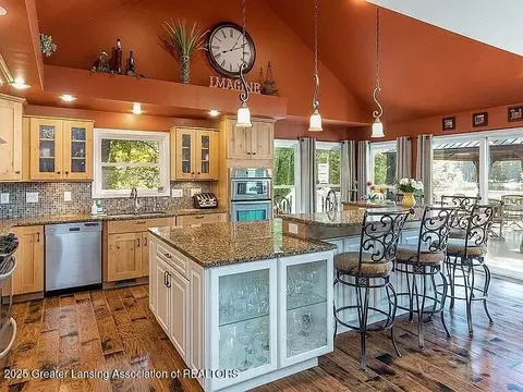 Kitchen - 3518 E Long Lake Rd, Harrison, MI 48625 photo 1 of 4