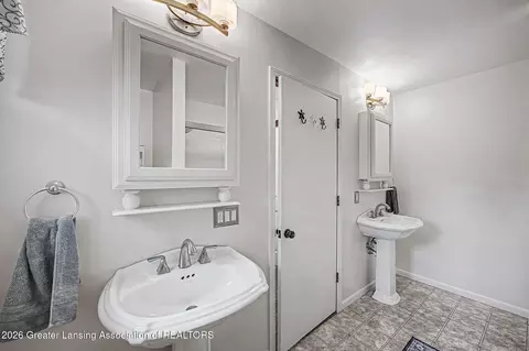 Bath - 732 N Edgar Rd, Mason, MI 48854 photo 3 of 5