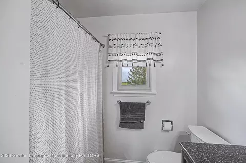 Bath - 732 N Edgar Rd, Mason, MI 48854 photo 5 of 5