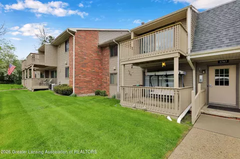 1747 Maple Ridge Rd #17, Haslett, MI 48840