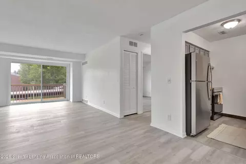 Living - 1747 Maple Ridge Rd #17, Haslett, MI 48840 photo 1 of 4