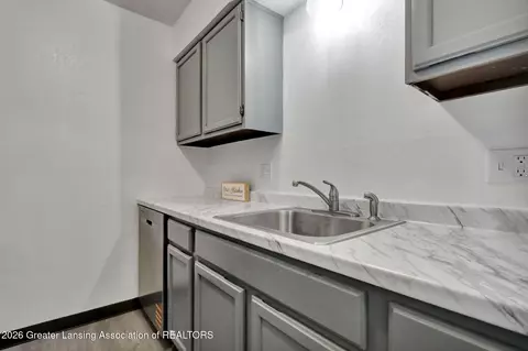 Kitchen - 1747 Maple Ridge Rd #17, Haslett, MI 48840 photo 2 of 3